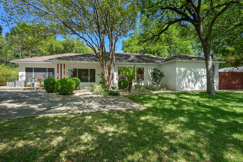 5011 Rollingwood Drive, West Lake Hills, TX 78746, Presented by Chad